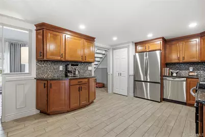 1055 Sipp Avenue, Medford, NY 11763 - Photo 15