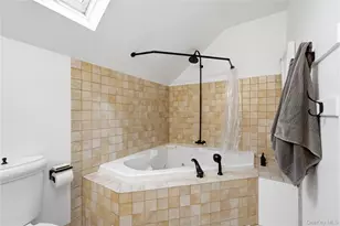 1055 Sipp Ave, Medford, NY 11763 - Photo 33
