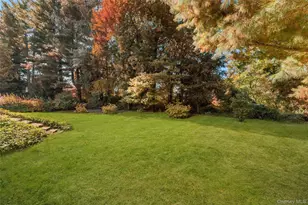 14 Earlwood Dr, Poughkeepsie, NY 12603 - Photo 35