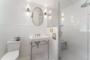 14 Earlwood Dr, Poughkeepsie, NY 12603 - Photo 19
