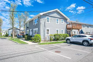 96 Finch Ln, Islip, NY 11751 - Photo 5