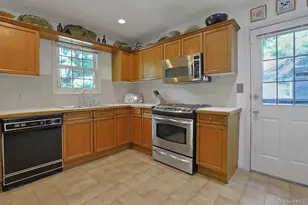22 Quail Hollow Rd, Ossining, NY 10562 - Photo 13