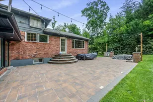 26 Redbrook Rd, Great Neck, NY 11024 - Photo 19