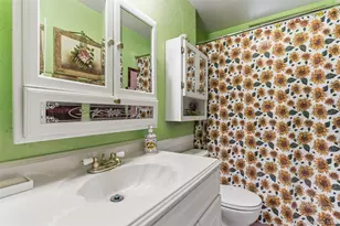 11 Roxanne Ct, Huntington Station, NY 11746 - Photo 15
