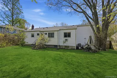 11 Roxanne Court, Huntington Station, NY 11746 - Photo 17