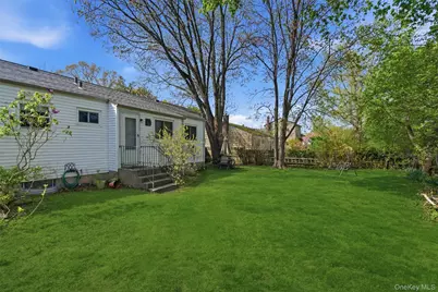 11 Roxanne Court, Huntington Station, NY 11746 - Photo 19