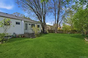 11 Roxanne Ct, Huntington Station, NY 11746 - Photo 19