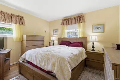 11 Roxanne Court, Huntington Station, NY 11746 - Photo 13