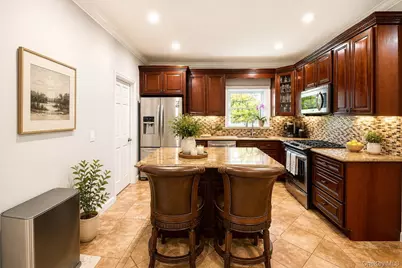 6 Inwood Place, New Rochelle, NY 10801 - Photo 3
