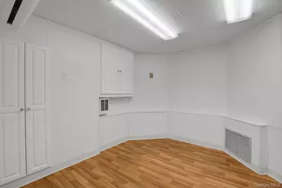 411 Albany Avenue, Kingston, NY 12401 - Photo 25