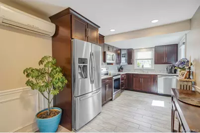 55 Westwood Avenue, Deer Park, NY 11729 - Photo 17