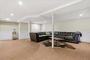 10 Massachusetts Blvd, Floral Park, NY 11001 - Photo 29