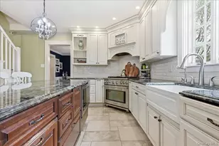 10 Massachusetts Blvd, Floral Park, NY 11001 - Photo 13