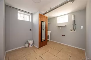 91-19 216th St, Queens Village, NY 11428 - Photo 17