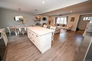 45 Roosevelt Ave, Selden, NY 11784 - Photo 11