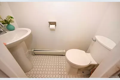45 Roosevelt Avenue, Selden, NY 11784 - Photo 17