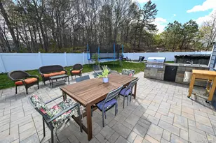 45 Roosevelt Ave, Selden, NY 11784 - Photo 29
