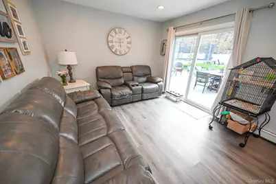 45 Roosevelt Avenue, Selden, NY 11784 - Photo 15