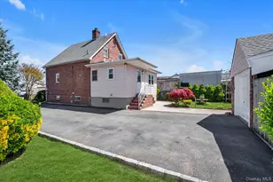 1353 Kiefer Ave, Elmont, NY 11003 - Photo 19