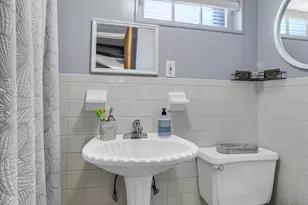 1353 Kiefer Ave, Elmont, NY 11003 - Photo 15
