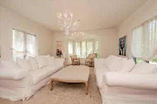 9 South Dr, Great Neck, NY 11021 - Photo 7