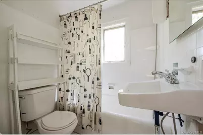 9 South Drive, Great Neck, NY 11021 - Photo 25