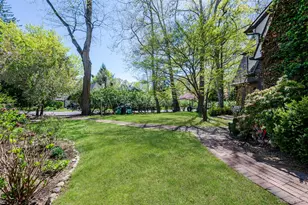 9 South Dr, Great Neck, NY 11021 - Photo 29