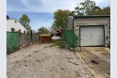 [Address not provided], Bay Shore, NY 11706 - Photo 3
