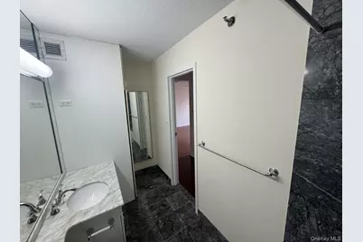 4 Martine Avenue #1621, White Plains, NY 10606 - Photo 7