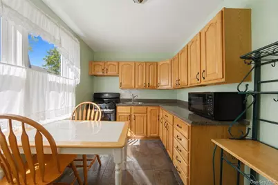107 Hilltop Acres #107, Yonkers, NY 10704 - Photo 3