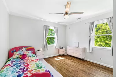 36 Stratford Road, New Rochelle, NY 10804 - Photo 21