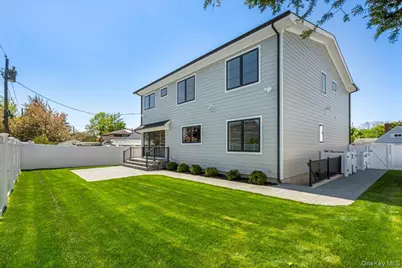 89 Choir Lane, Westbury, NY 11590 - Photo 37