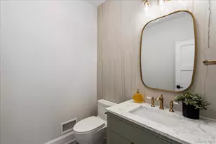 89 Choir Ln, Westbury, NY 11590 - Photo 35