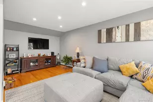 234 E 3rd St, Deer Park, NY 11729 - Photo 9