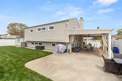 234 E 3rd Street, Deer Park, NY 11729 - Photo 25