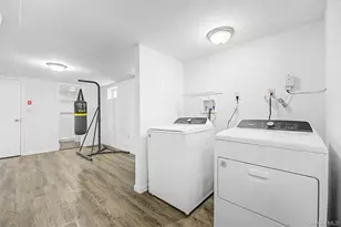 545 7th Ave, New Hyde Park, NY 11040 - Photo 15