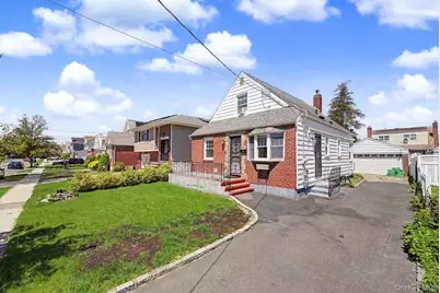 545 7th Avenue, New Hyde Park, NY 11040 - Photo 23
