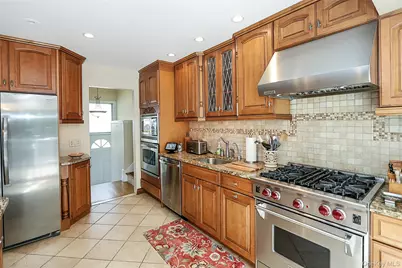 26 Daniel Drive, Glen Cove, NY 11542 - Photo 15