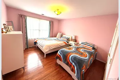 122 Walker Road, Mineola, NY 11501 - Photo 3