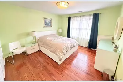 122 Walker Road, Mineola, NY 11501 - Photo 17