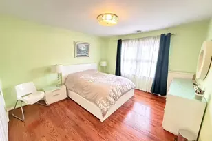 122 Walker Rd, Mineola, NY 11501 - Photo 17
