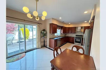 122 Walker Road, Mineola, NY 11501 - Photo 9