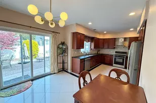122 Walker Rd, Mineola, NY 11501 - Photo 9