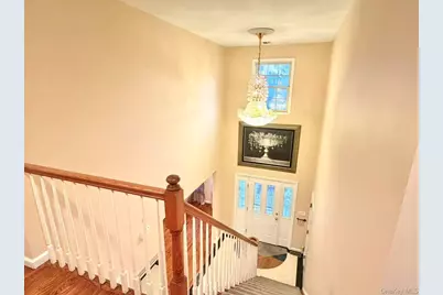 122 Walker Road, Mineola, NY 11501 - Photo 13