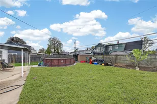 682 Lowell St, Westbury, NY 11590 - Photo 25