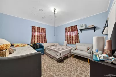 682 Lowell Street, Westbury, NY 11590 - Photo 11