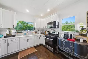218 Pawnee St, Ronkonkoma, NY 11779 - Photo 7