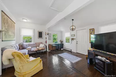 218 Pawnee Street, Ronkonkoma, NY 11779 - Photo 5