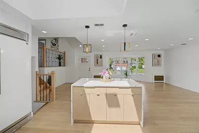 19 Birchwood Park Drive, Syosset, NY 11791 - Photo 9