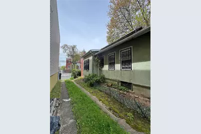819 E 221st Street, Bronx, NY 10467 - Photo 9